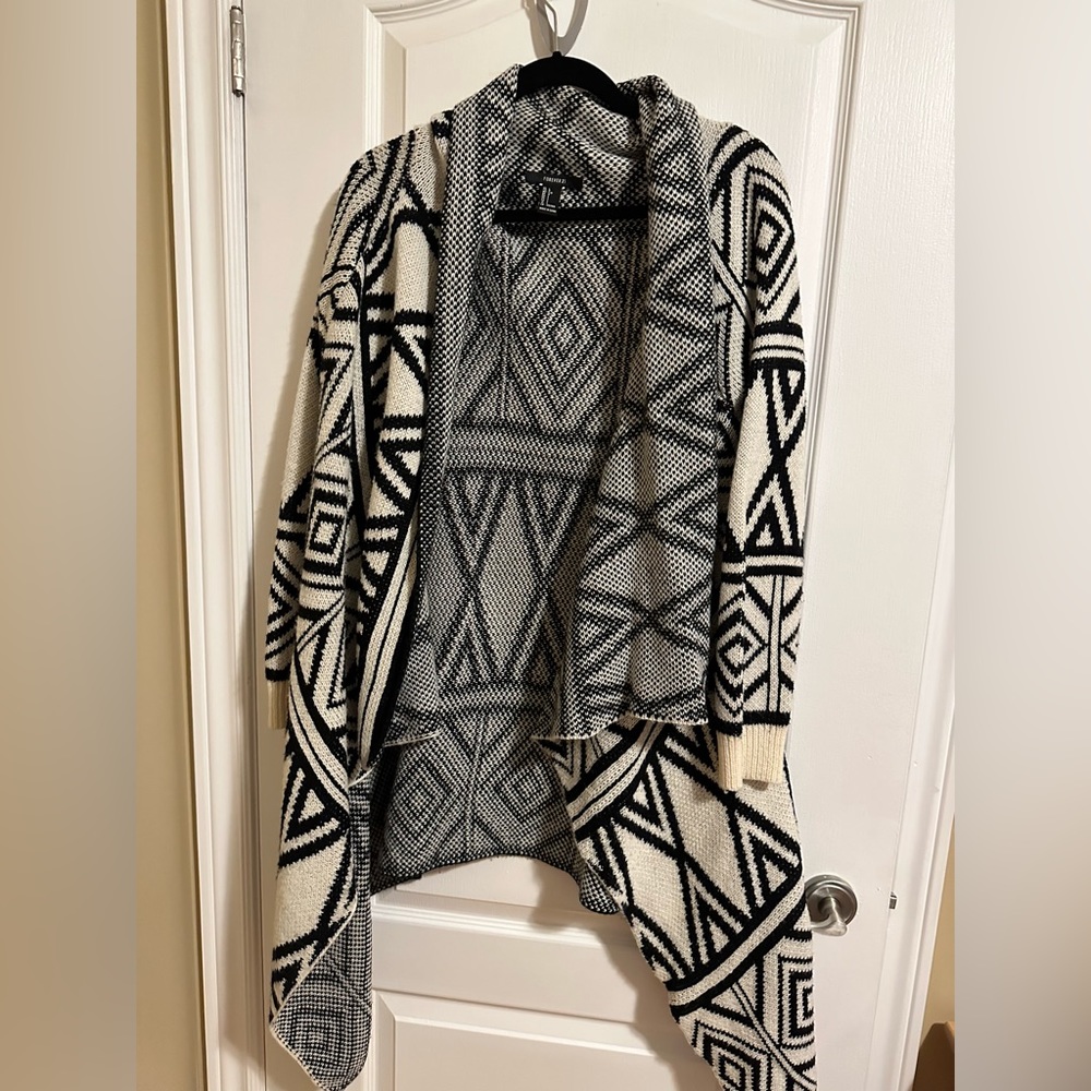 FOREVER 21- sweater